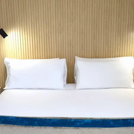 Hotel Cosmo Concell De Cent