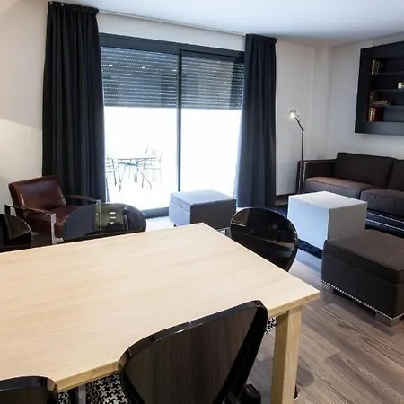 Hotel Cosmo Concell De Cent 4*