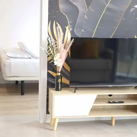 Hotel Cosmo Concell De Cent 4*