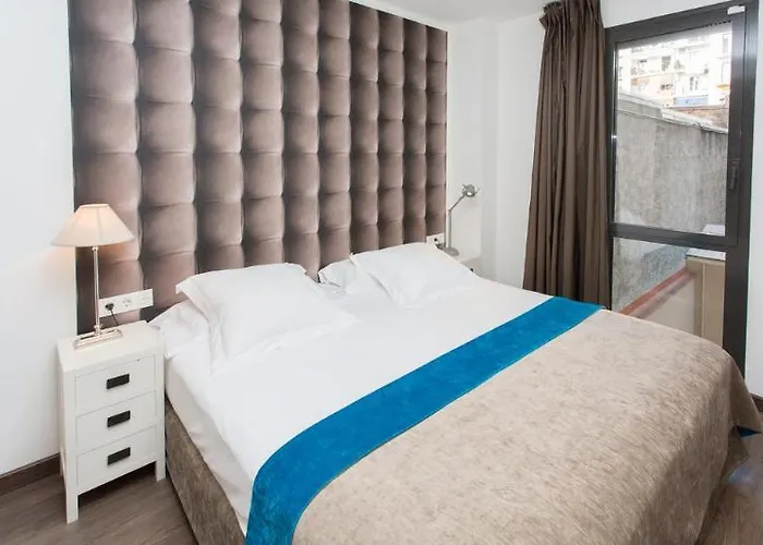 Hotel Cosmo Concell De Cent 4*