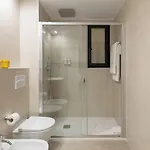 Hotel Cosmo Concell De Cent 4*