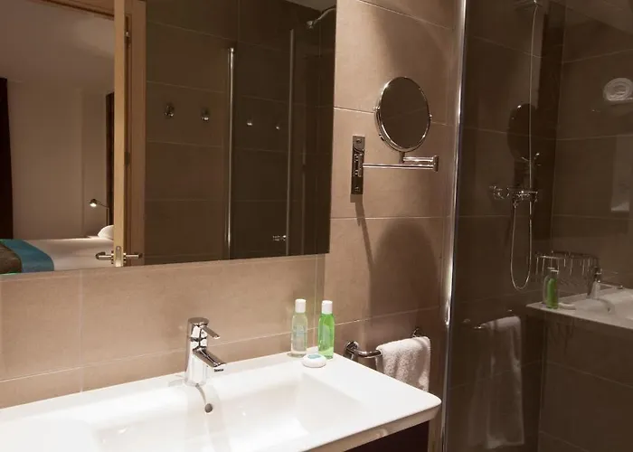 Cosmo Concell De Cent Otel 4*
